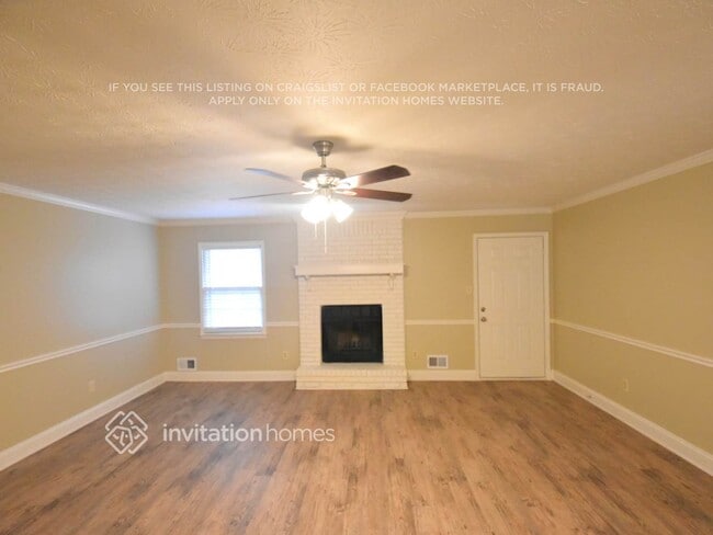 Photo - 388 Summerville Dr NW