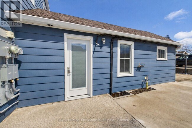 Photo - 953 Queen St Unité 2