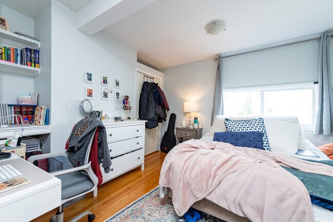5 Munroe St Unit 1
