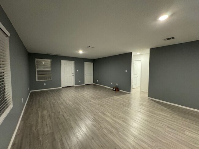 Photo - 7010 Solar Rdg