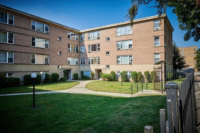 Building Photo - 6130 N Seeley Ave Unit 3S