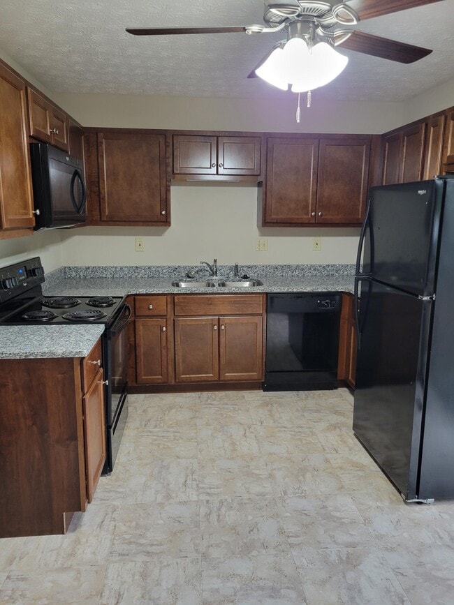 Photo - 32 Manor Dr