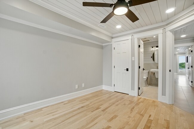 Photo - 100 Pinewood Rd Unit 128