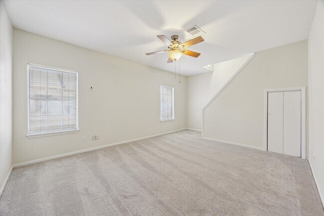 Photo - 2968 Holly Hall St