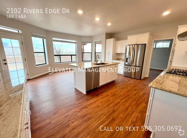 Building Photo - Spacious 5 Bedroom, Views, Refrigerated Ai... Rental