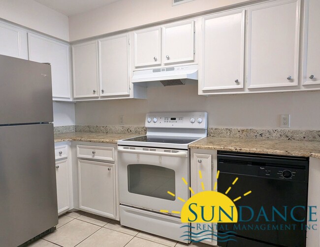 WATERFRONT UNIT WITH FULL VIEWS OF THE SOU... Condo Condo for Rent in