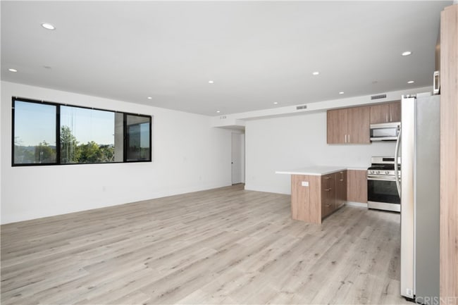 Photo - 5923 Laurel Canyon Blvd Unit 400