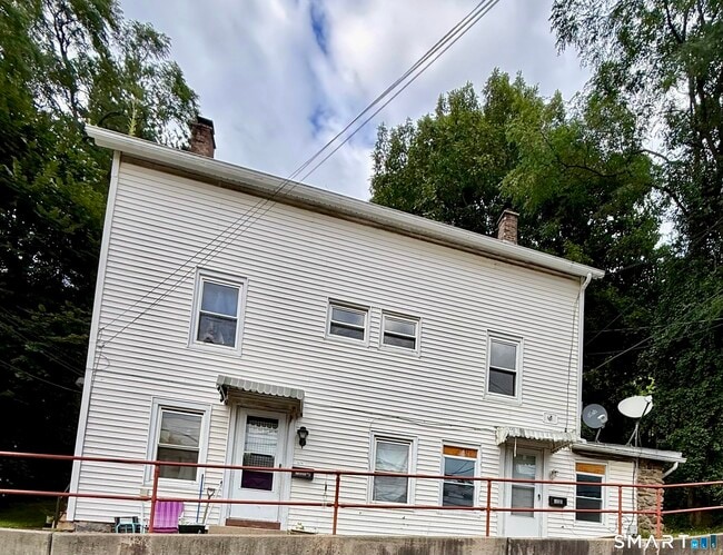 Building Photo - 163 Echo Lake Rd Unit 4