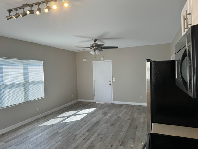 351 Chicago Rd Unit 9