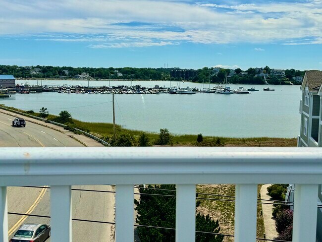 4 Bay St Unit 2