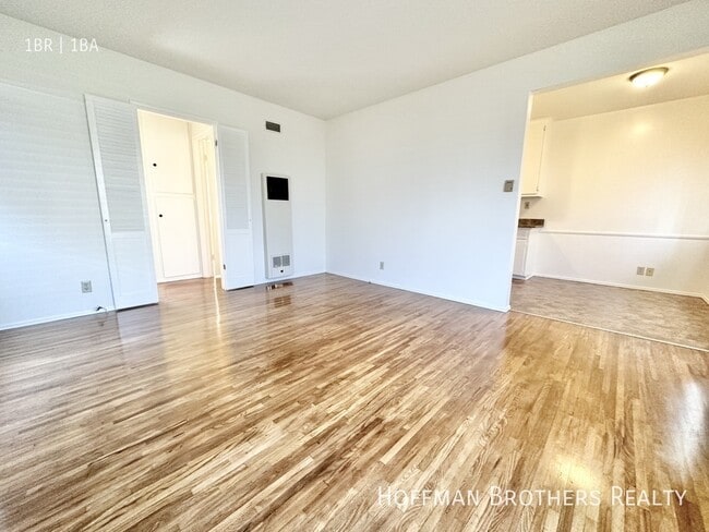 Photo - 5619 W Jefferson Blvd Unit 3