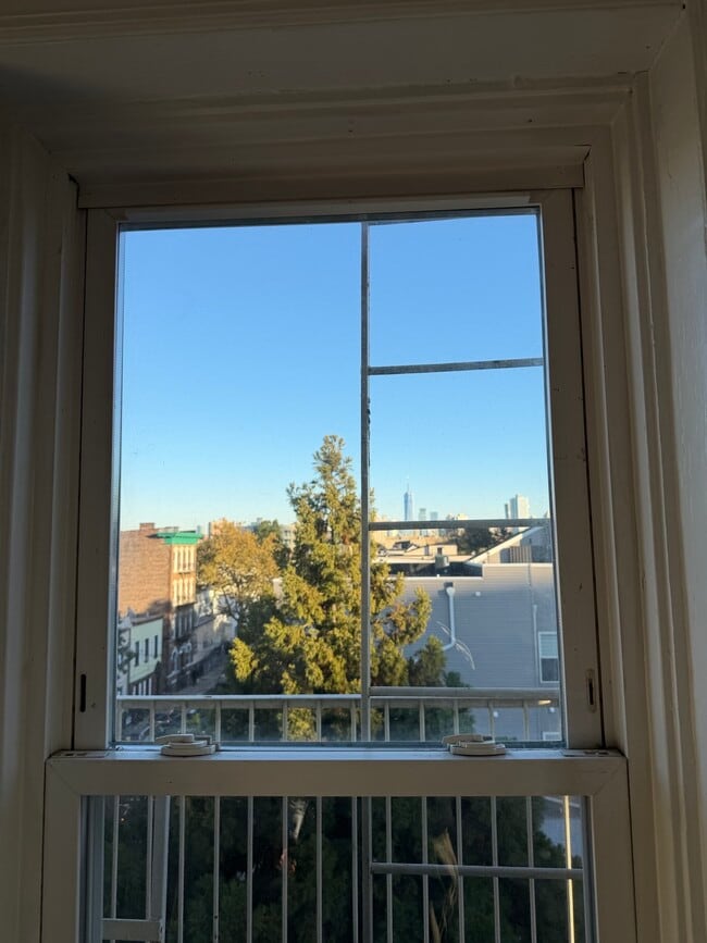 Building Photo - 187 Hopkins Ave Unit 7