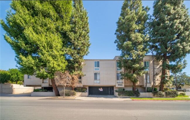 Photo - 9900 Jordan Ave Unidad #66