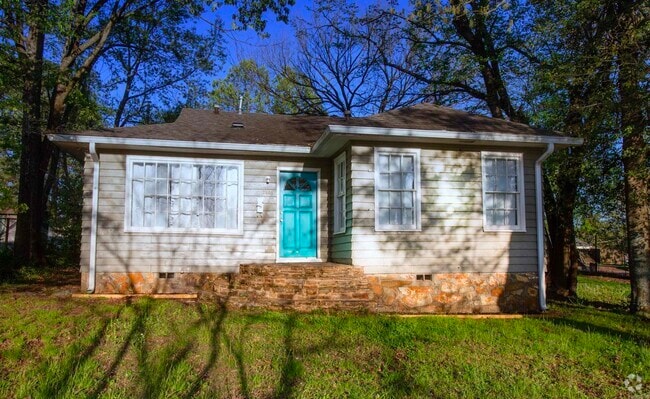 Building Photo - 2905 Fair Park Blvd Rental