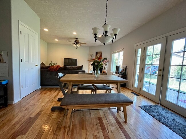 Photo - 2383 NW Victoria Ct