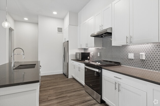 1BR, 1BA - 1,140SF - Kitchen