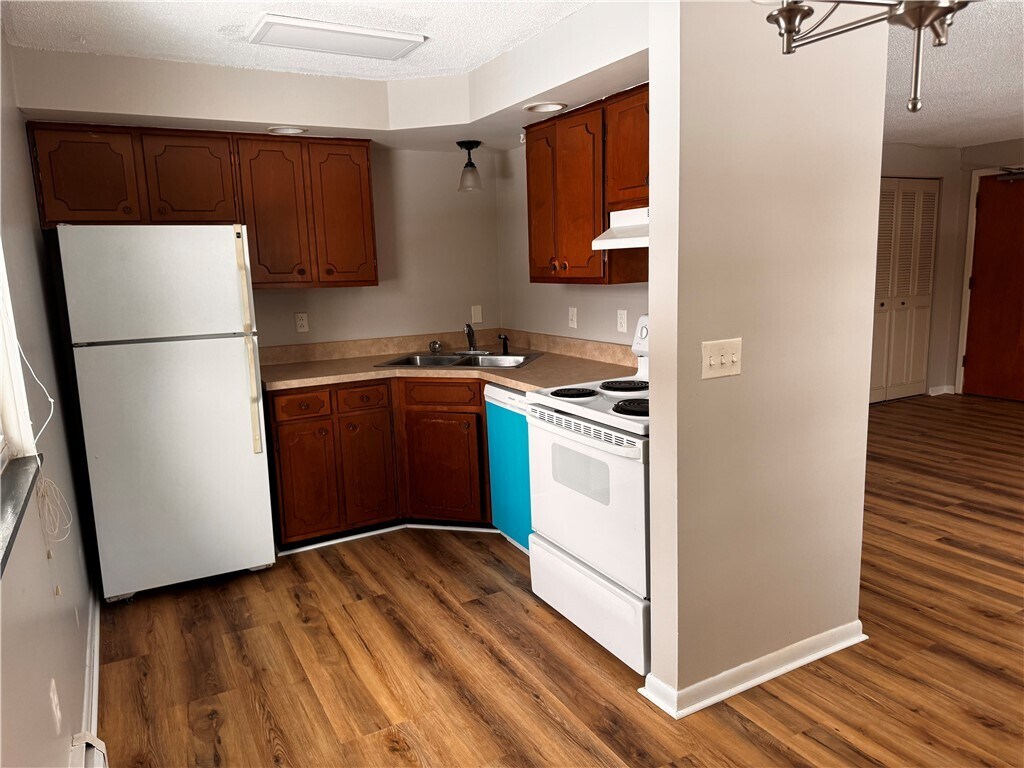 Photo - 809 East Ave