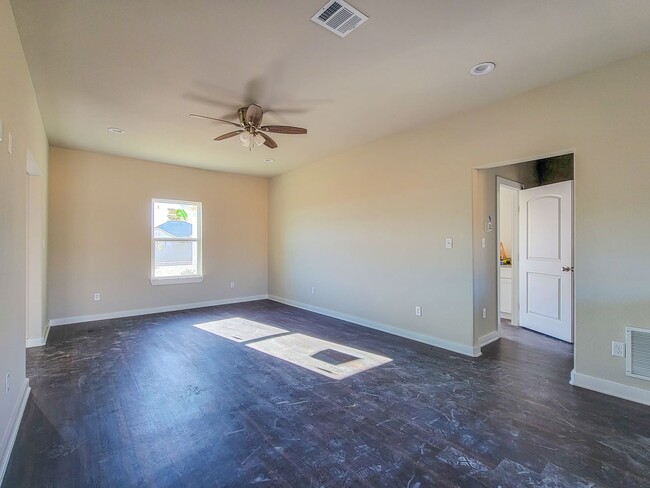 Building Photo - Beautiful 3 Bed 2 Bath Home in Corsicana!