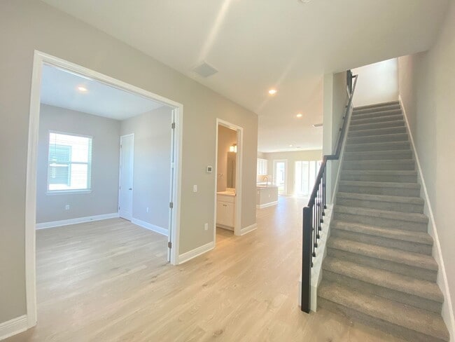 Photo - 16751 Hamlin Rd