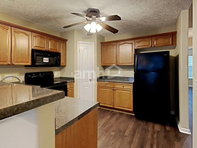 Photo - 1642 Zurich Dr