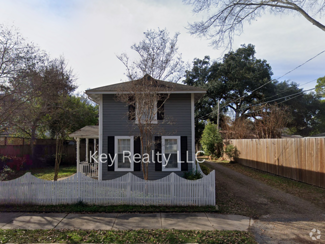 Building Photo - 612 19th St Rental