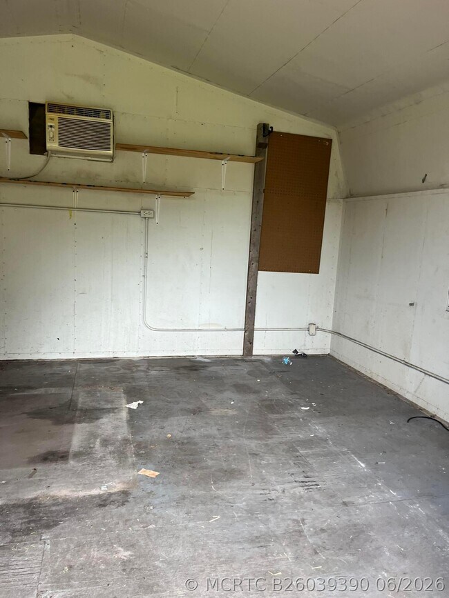 Photo - 8956 SE 65th Way
