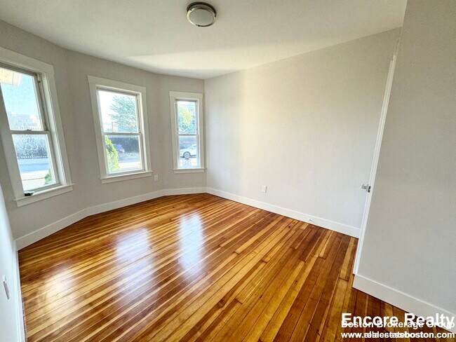 Photo - 147 E Cottage St Unit 1