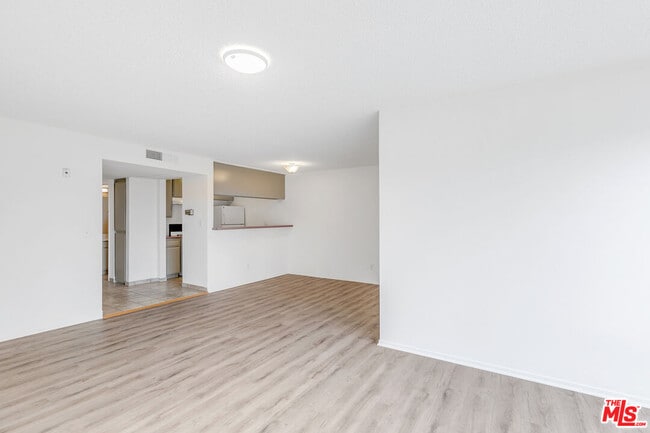 Photo - 3600 Bagley Ave Unit 112