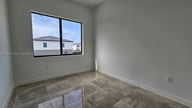 Building Photo - 1305 NW 4th Ave