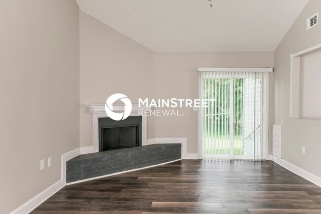 Photo - 3 Bedroom Pet-Friendly Home in LOUISVILLE, KY with Main Street Renewal