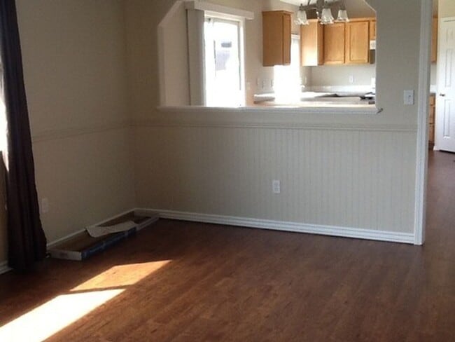 Photo - Spacious 4 bedroom 2.5 bath 2 story home