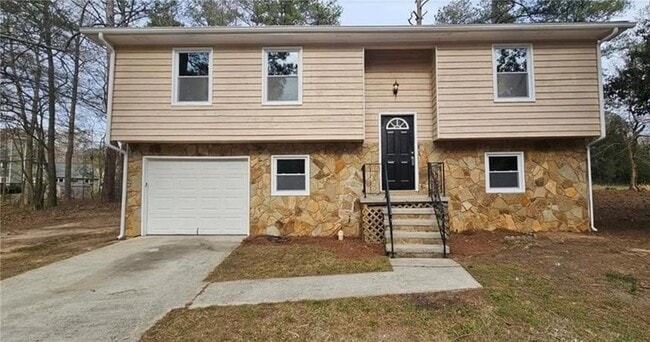 Building Photo - 1325 Classic Dr NE Rental