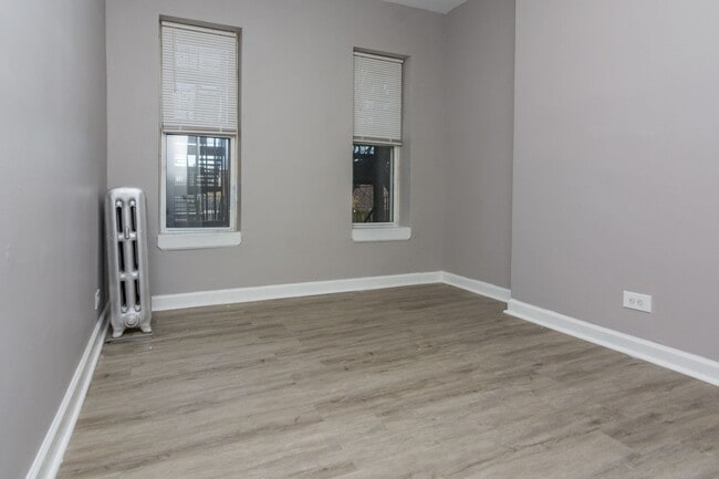 Building Photo - 2475 E 74th Pl Unit 2W