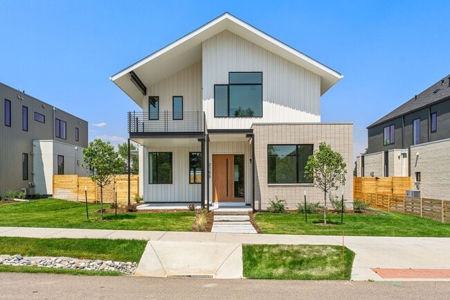 Photo - 2155 Vine Ave