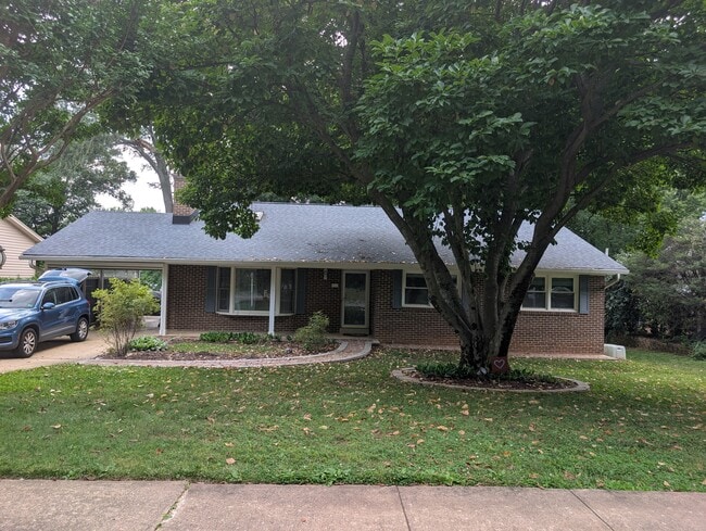Photo - 8505 Wolftrap Rd