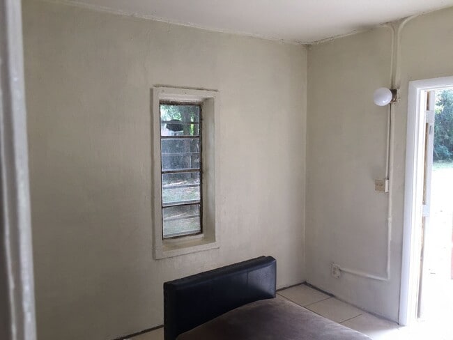 Photo - Nice 1-1 duplex