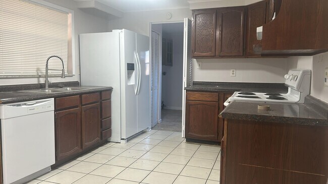 Photo - Welcome Home to your 4/2 in Seffner!