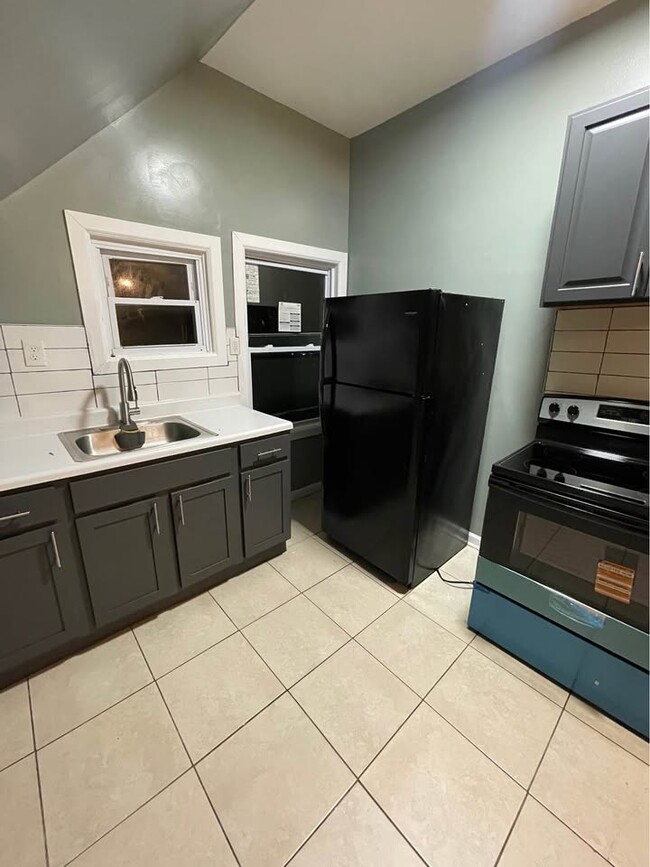 Photo - 377 S 10th St Unidad 3