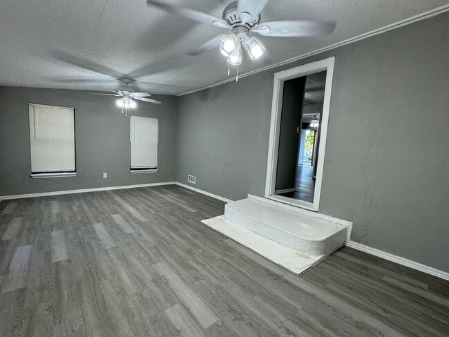 Photo - 1803 NW Williams Ave