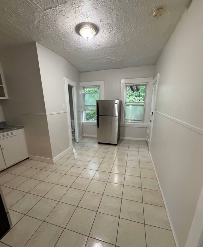 Photo - 439-441 Rivet St Unit 2E