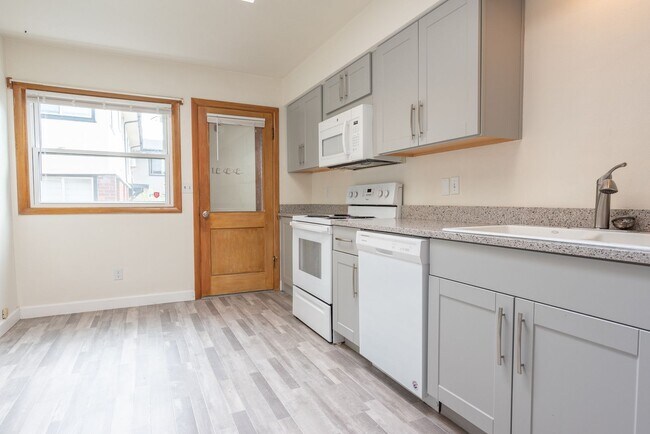 Photo - 7222-7224-7224 NE Tillamook St Unit 7224