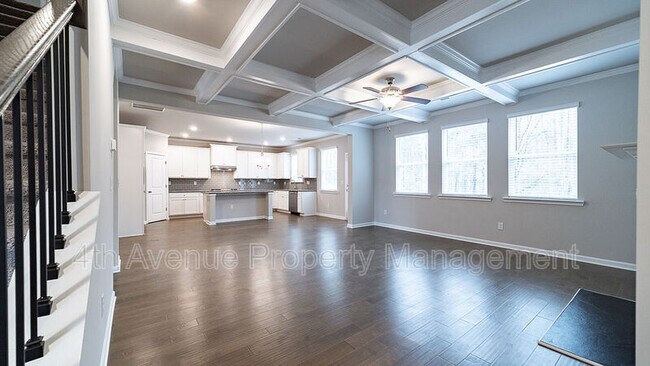 209 Paxton LN