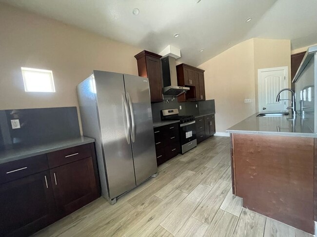 17515 Live Oak St