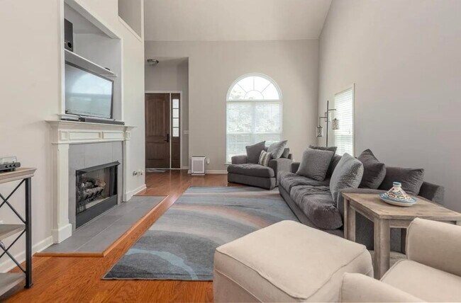 Photo - 10492 Ashfarm Way