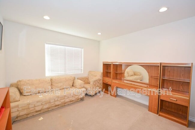 Photo - 328 Newbury Vista Ln