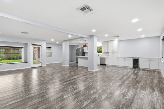 Photo - 5347 Rutherglenn Dr