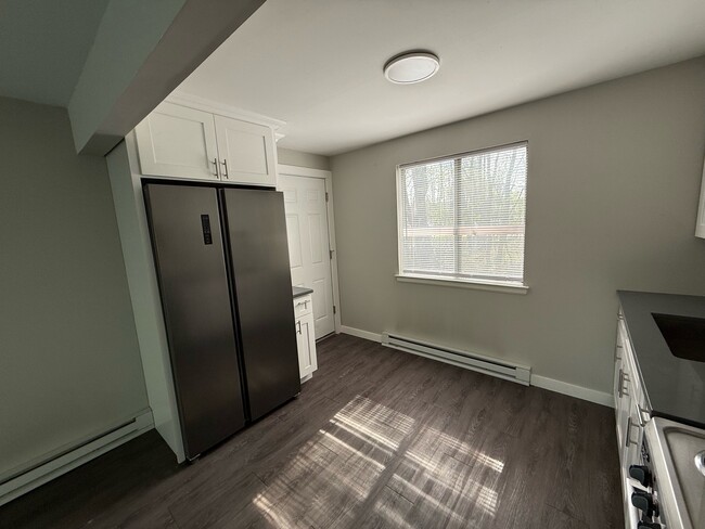 Photo - 77 E Main St