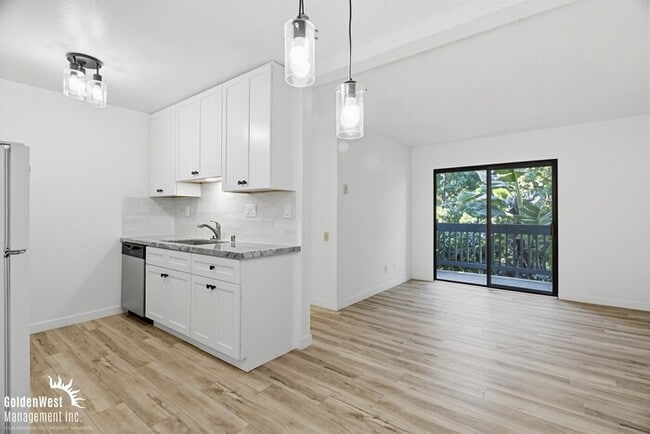 Photo - Charming 2Bdm 2Ba Apartment in Mission Hills - MI Special