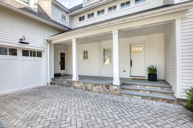 Photo - 507 River Rd