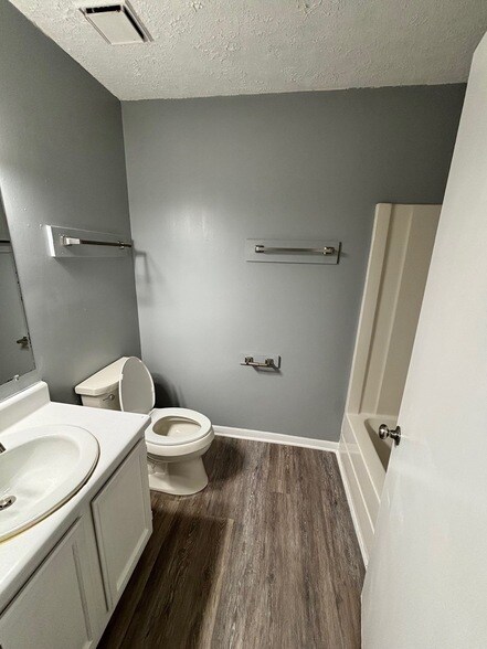 Photo - 3415 Meadow Ct